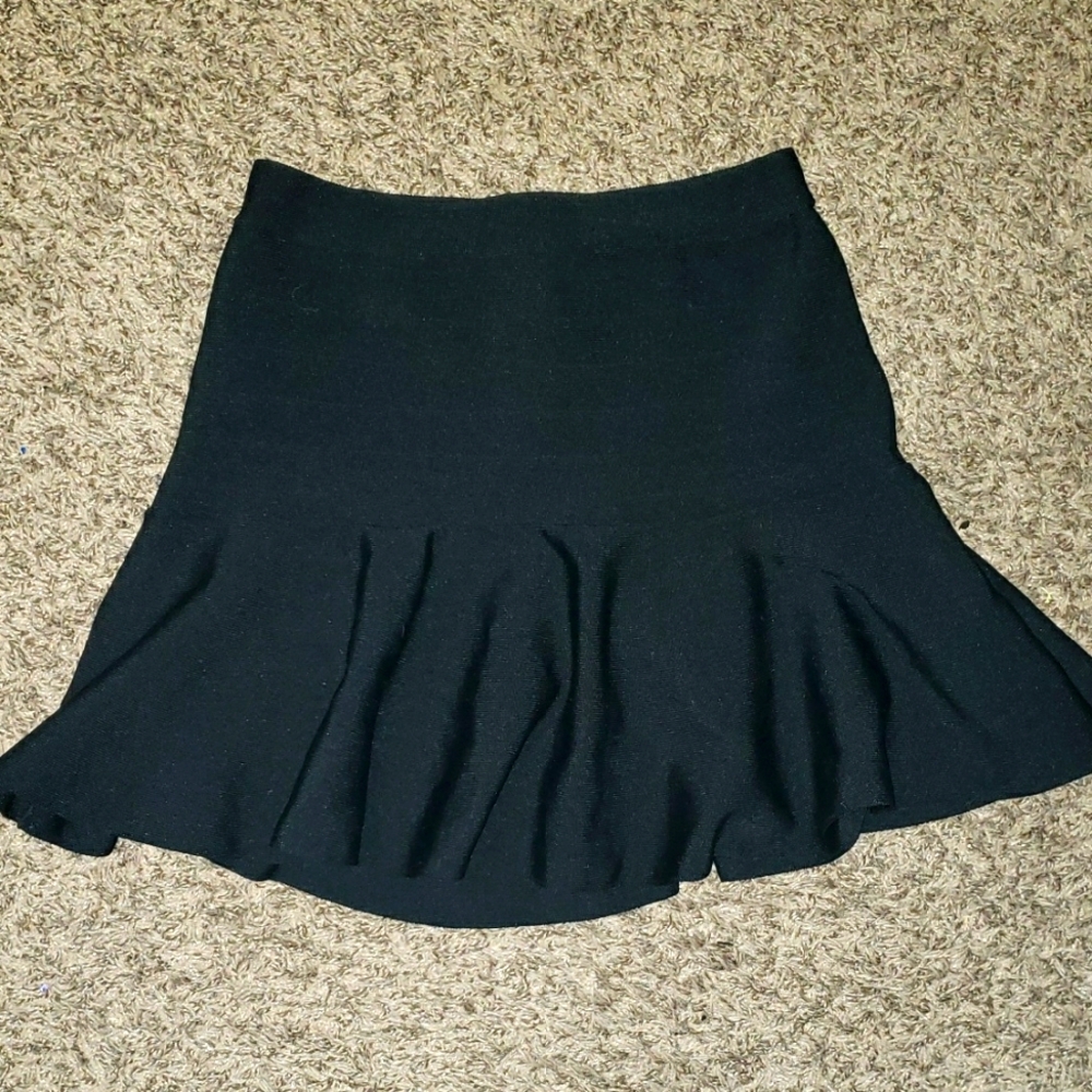 BONGO sz Large Black ruffle Trumpet Fit & Flare super cute Short Skirt